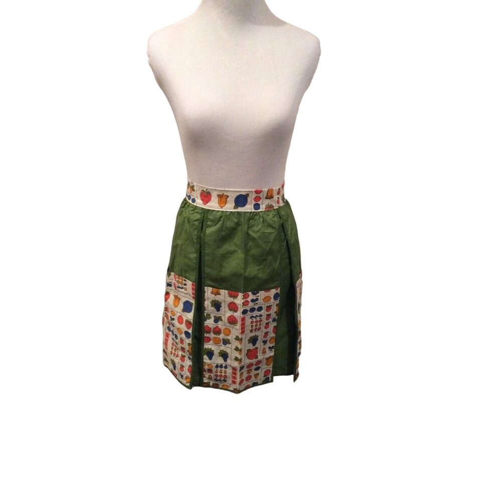 Genuine Vintage Kitchen apron Green Vegetable Novelty Print Retro